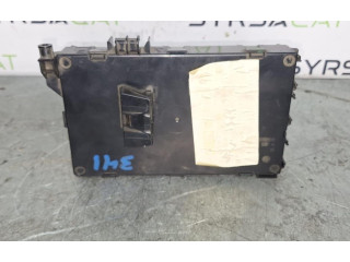 Блок предохранителей P8200621762   Renault Clio II    