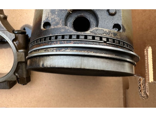 Píst MD152563, MD119671   Mitsubishi Pajero     