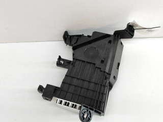 Дисплей    8310847040, 766468270   Toyota Prius+ (ZVW40)