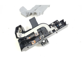 Блок предохранителей 31473767, 32200086 Volvo S60