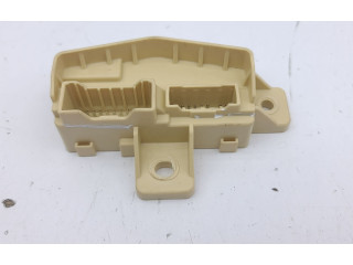 Блок предохранителей 91940J7040 KIA Ceed