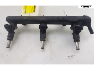 Топливная рампа 04E906031L, 04C133313AH Skoda Fabia Mk3 (NJ) для двигателя CHYB