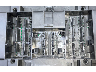 Блок комфорта 5Q0937084AE Skoda Octavia Mk3 (5E)