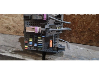 Блок предохранителей 30728512   Volvo XC90    