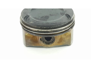 Píst 11257613626 BMW X6 E71 pro benzínový motor 4.4