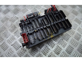 Блок предохранителей  357937039   Volkswagen Transporter - Caravelle T4    