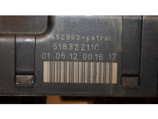 Блок предохранителей 9452993, 518322110 Volvo V70