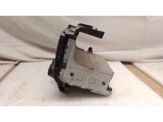 Радио/ проигрыватель CD/DVD / навигация