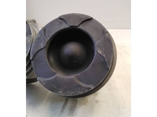 Поршень с шатуном Mitsubishi L200