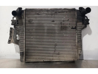 Радиатор интеркулера 3043858    Jeep Cherokee III KJ
