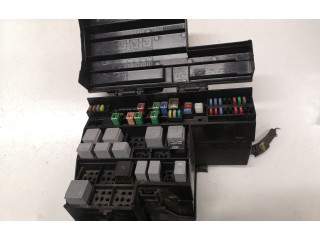 Блок предохранителей 2R8T14A075, 2R8T14A003 Jaguar S-Type