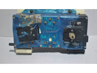 Přístrojová deska Volkswagen PASSAT B2 1984 321919033GS