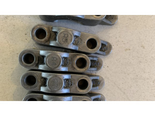 Camshaft holder bracket