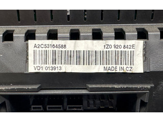Панель приборов 1Z0920842E, A2C53164588 Skoda Octavia Mk2 (1Z)