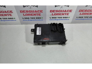 Блок предохранителей 401154265   Opel Meriva B    