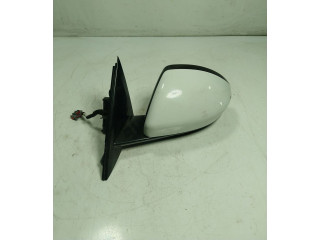 Zpětné zrcátko  Jaguar E-Pace 2018  J9C8373  