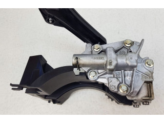 Масляный насос 8200345757 Nissan Qashqai 2006