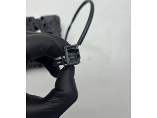 Zámek zadních dveří 2K0827426C Volkswagen Caddy 2008