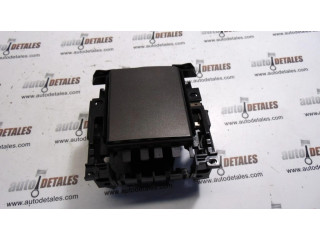 Передний держатель чашки