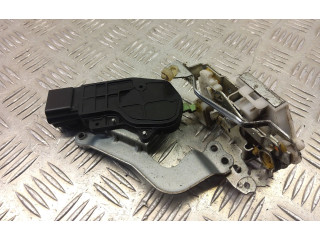 Замок багажника     Daihatsu Terios  -  года