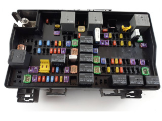 Блок предохранителей 68253442AB, P68253442AB Jeep Grand Cherokee