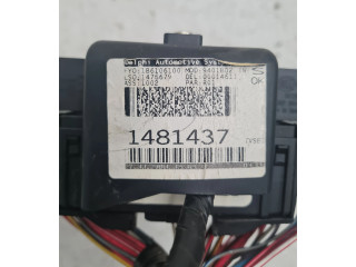 Блок предохранителей 8676286, 8676286 Volvo V70