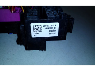 Блок предохранителей 2Q0937615A Skoda Kamiq