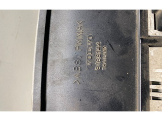 Панель приборов 9168144   Volvo S70  V70  V70 XC       