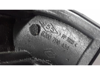 Блок предохранителей 8200790434 Dacia Duster