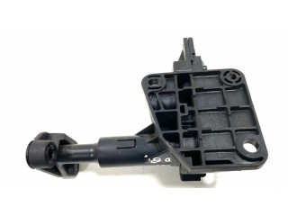 Электрический двигатель для открытия форточки в кузове