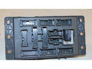 Блок предохранителей YQE103133, 518174404   Rover 75    