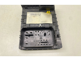 Блок предохранителей 2K5970331D Volkswagen Caddy