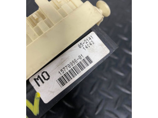 Блок предохранителей  15770996-01   Chevrolet Tahoe    