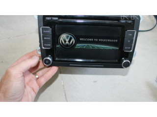 Радио/ проигрыватель CD/DVD / навигация