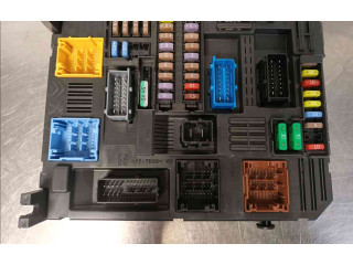 Блок предохранителей 9671941780 Citroen C3 Aircross