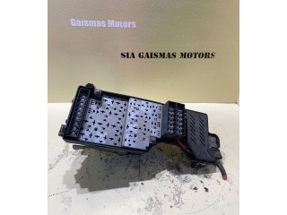 Блок предохранителей  9168986   Volvo S80    