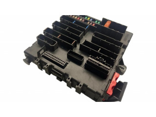 Блок предохранителей 13205774, 519162002 Opel Vectra C