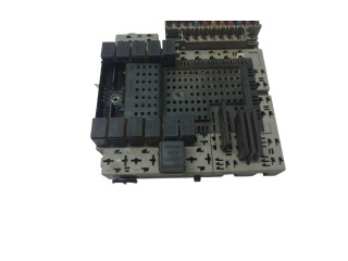 Блок предохранителей 8645411, 8645410   Volvo S80