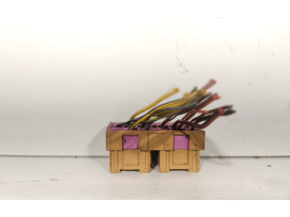   Pojistková skříňka 4A0937529   Audi Q7 4L 2006