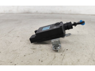 Zámek zadních dveří 957502B000 Hyundai Santa Fe 2011