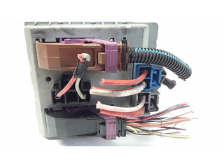 Блок предохранителей 46798118 Fiat Punto (176)