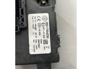Блок предохранителей 00517954290 Fiat Grande Punto