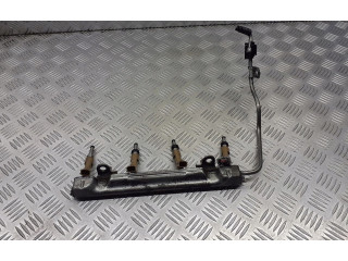 Vstřikovací lišta 23250-0T030 Toyota Corolla E140 E150