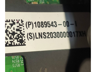 Дисплей    108954300, LNS2030000017XKH   Tesla Model 3