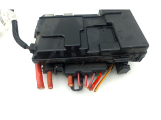 Блок предохранителей 30659092 Volvo S60