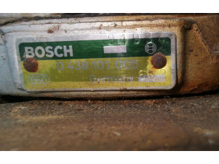 Топливная рампа 0438121011, 026133353 Audi 80 90 B3