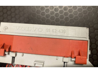 Блок предохранителей  9162439   Volvo S80    