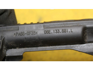 Vstřikovací lišta 06E133681L   Audi A8 S8 D4 4H     