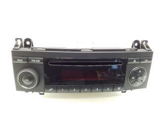 Радио/ проигрыватель CD/DVD / навигация