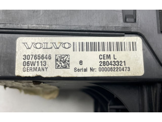 Блок предохранителей 30765646, 28043321 Volvo V70